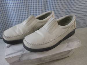 (CS) Pair of Mootsies Tootsies Shoe...