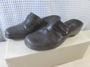 (CS) Pair of Clarks Black Shoes Siz...