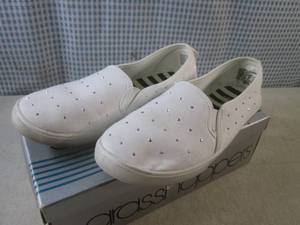 (CSB) Pair of Faded Glory Shoes Whi...