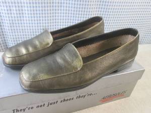 (BS) Pair of Aerosoles Shoes in a L...