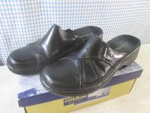 (BS) Pair of Clarks Shoes in Black ...