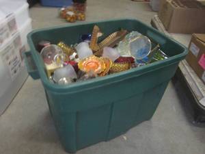 (EW3) Tote Full of Assorted Small C...