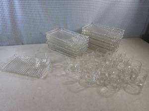 (D-3) 14 Vintage Glass Snack Trays ...