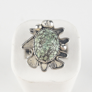 lot 32 image: Abstract Green Bisbee Turquoise Sterling Silver Statement Ring . Size 6 - 6.25.