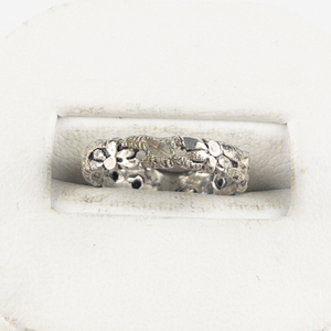 lot 76 image: Floral Leafy Sterling Silver Pinky Ring . Size 3.75 - 4.