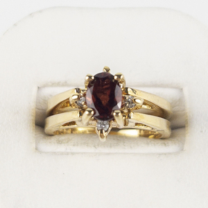 lot 83 image: Reversable Garnet & Cz 14K Gold Electroplate Ring. Size 7 - 7.25.
