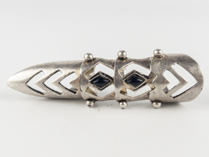 lot 96 image: Open Work Silver Tone Base Metal Full Finger Armour Ring . Size Can Be Adjusted.