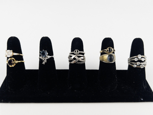 lot 124 image: Group of 8 Base Metal Rings. Size 7.75-8.75.