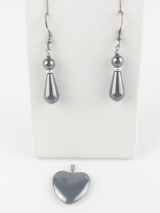 lot 168 image: Hematite Silver Tone Base Metal French Wire Dangle Earrings & Pendant.
