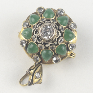 lot 205 image: Green Cabochon & Rhinestone Gold Tone Base Metal Brooch .