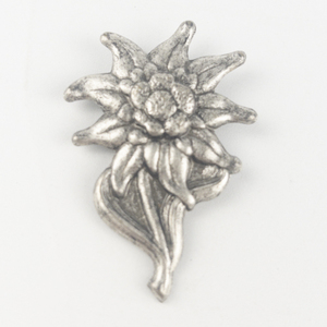 lot 219 image: Pressed Flower Silver Tone Base Metal Brooch .
