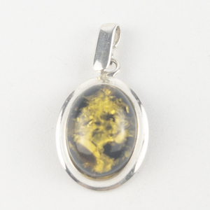 lot 237 image: Amber sterling silver pendant (no chain).