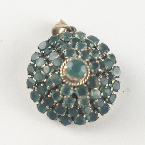 lot 247 image: Emerald Cluster gold tone base metal pendant (no chain).