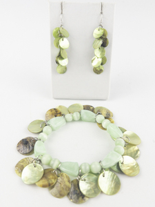 lot 276 image: Dyed Green Mother Or Pearl Silver Tone Base Metal Bead Bracelet & French Wire Dangle Earrings.