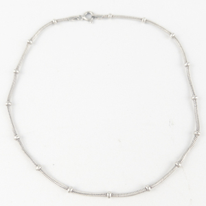 lot 291 image: Sterling Silver Station Bead Anklet.