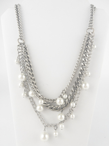 lot 392 image: Handcrafted Imitation Pearl Silver Tone Base Metal Cascading Chain Necklace.