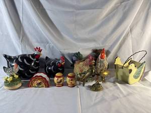 lot 57 image: Rooster & Chicken Decor Collection