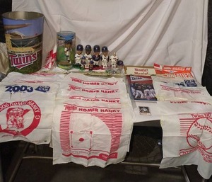 lot 141 image: Minnesota Twins Memorabilia Lot 20 Homer Hankys & Bobblehead Collection