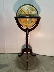 lot 79 image: Replogle 12 World Globe on Stand