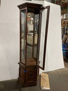 lot 90 image: Vintage Curio Display Cabinet - Wood Finish, Needs Door Magnets