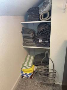 lot 20 image: Set of Mixed Towels & Shower Caddy