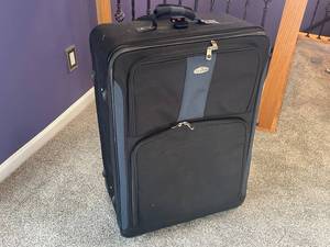 lot 22 image: Ricardo Beverly Hills Suitcase