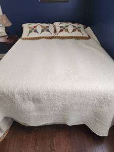 lot 66 image: Handmade Patchwork Quilt Set