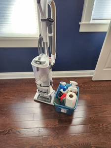 lot 69 image: Shark Upright Vacuum Cleaner