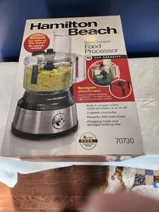 lot 82 image: Hamilton Beach Food Processor 10-Cup