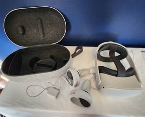 lot 84 image: Meta Quest 2 VR Headset with Case