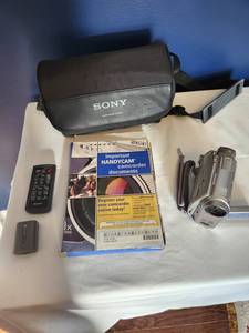 lot 87 image: Sony Handycam DCR-HC40 Set