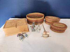 lot 92 image: Craft Basket and Keepsake Collection