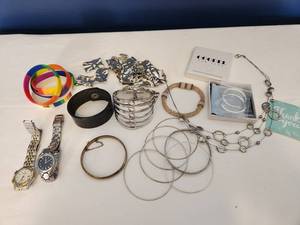 lot 93 image: Assorted Jewelry and Watches Lot