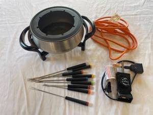 lot 120 image: Rival Fondue Pot Set with Forks