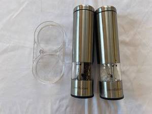 lot 123 image: Latent Epicure Salt & Pepper Grinders