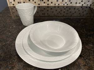 lot 141 image: Corelle Embossed Dinnerware Set