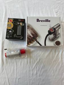 lot 148 image: Breville Smoking Gun & FunOwlet Torch