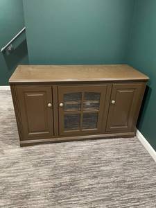 lot 206 image: Elegant Wooden Sideboard Cabinet