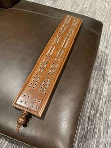 lot 208 image: Art Lokken Handmade Cribbage Board