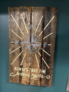 lot 214 image: Rustic Compass Wall Plaque