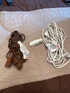 lot 236 image: Extension Cords Lot - Brown & White