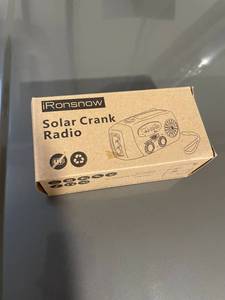lot 263 image: iRonsnow Solar Crank Radio