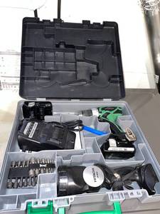 lot 275 image: Hitachi 18V Cordless Drill Set