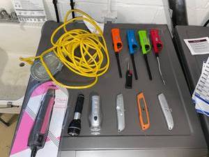 lot 282 image: Tool Set Lighters, Knives, Flashlights
