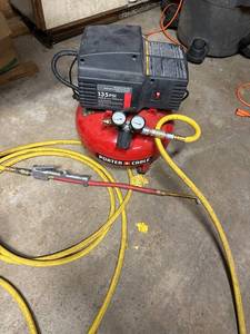 lot 318 image: Porter Cable Air Compressor 135 PSI