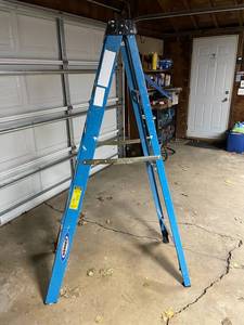 lot 343 image: Werner 6-Ft Fiberglass Ladder