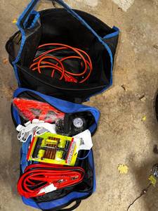 lot 370 image: Auto Emergency Kit with Tools