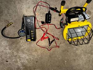 lot 373 image: Automotive Tool Kit Charger & Inflator