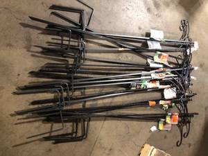 lot 14 image: 20 Pieces Vigoro Torenia 64 in. Black Steel Shepherd Hook  Customer Returns See Pictures