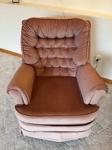 Nice Vintage Salmon Swivel Rocking Chair (18 Seat Width) - Matches Lot 77